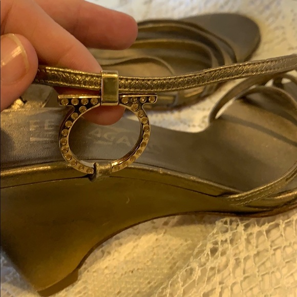 Farragamo gold wedge sandal - Picture 5 of 5